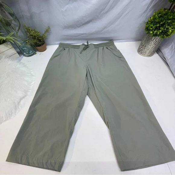 Explorer Womens Capri
Mountain Warehouse size 14 - Picture 2 of 14